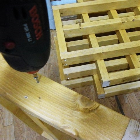 水槽台DIY！棚板へのコーススレッド（木ネジ）の打ち込み開始！